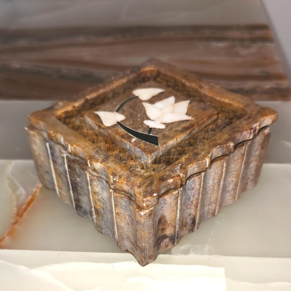 Vintage Soap Stone Trinket Box with Mother of Peal Inlay